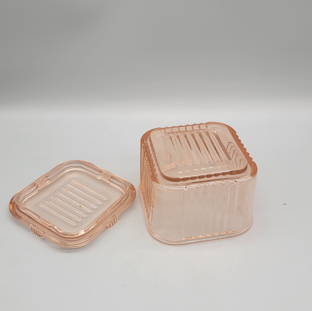 Vintage Federal Glass Pink Depression Glass Refrigerator Dish with Lid - Fridgie - Picture 5 of 6